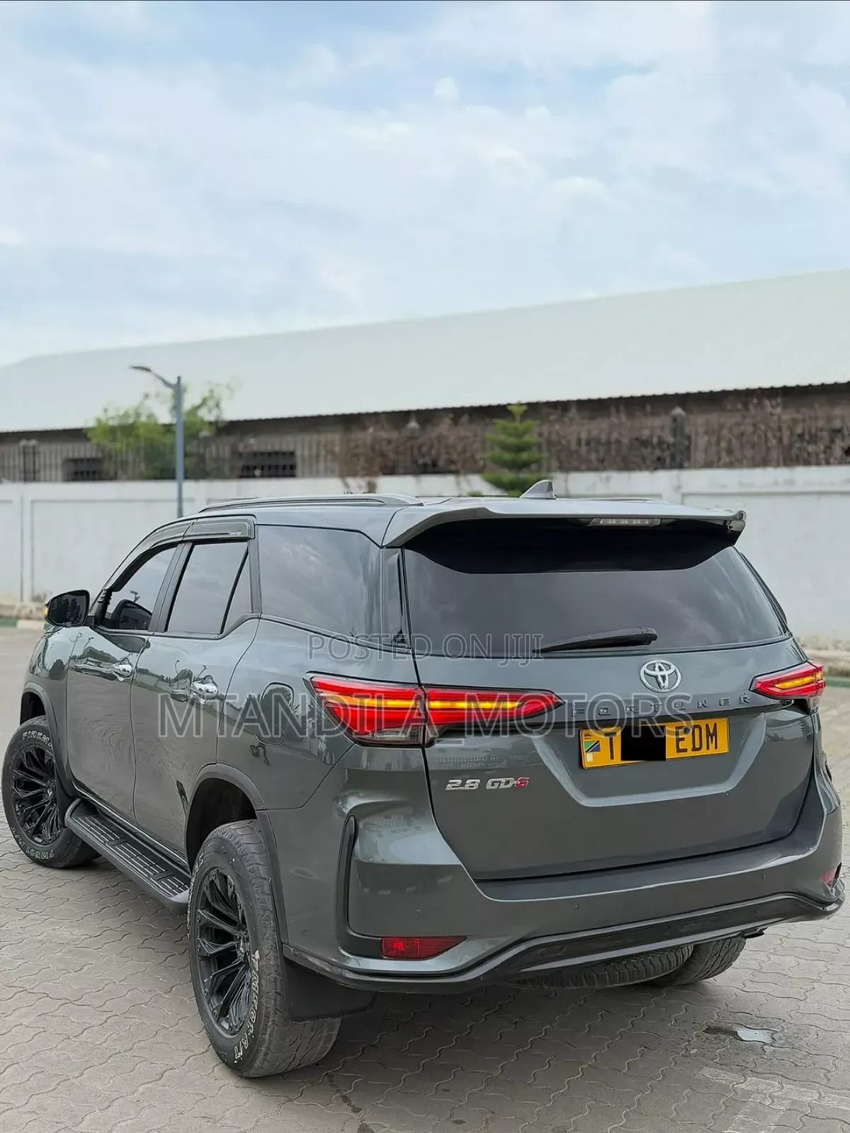 Toyota Fortuner 2.7 AWD 2023 Gray