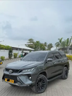 Toyota Fortuner 2.7 AWD 2023 Gray