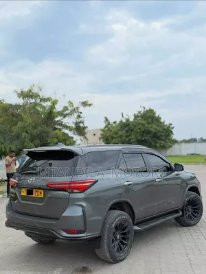 Toyota Fortuner 2.7 AWD 2023 Gray
