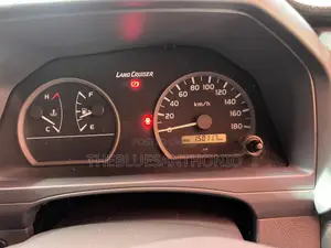 Toyota Land Cruiser 2016 White