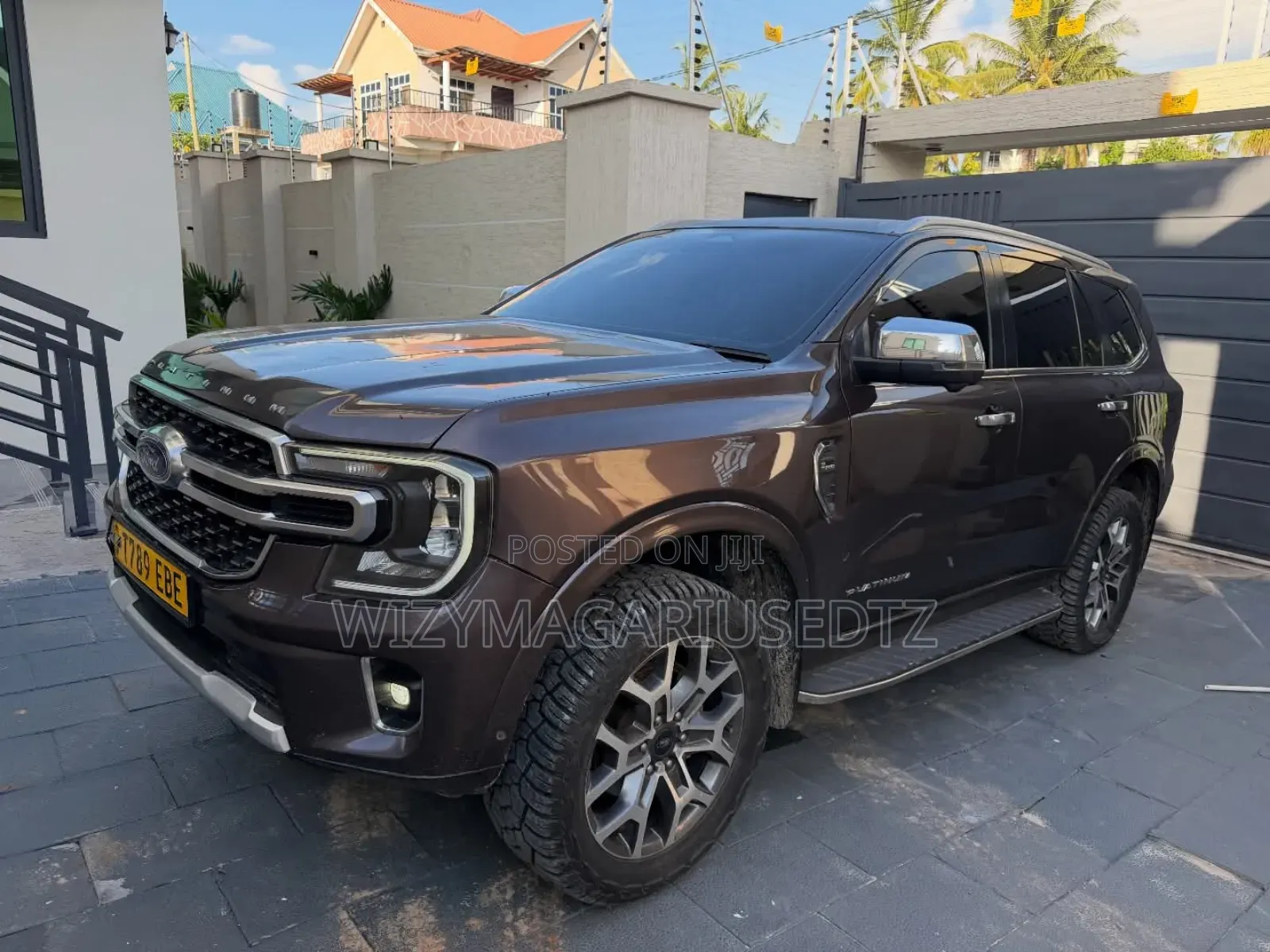 Ford Everest 2024 Brown