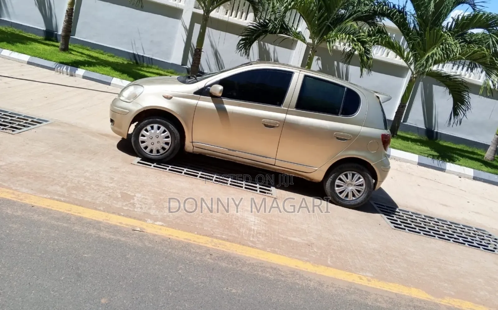 Toyota Vitz 2003 Gold