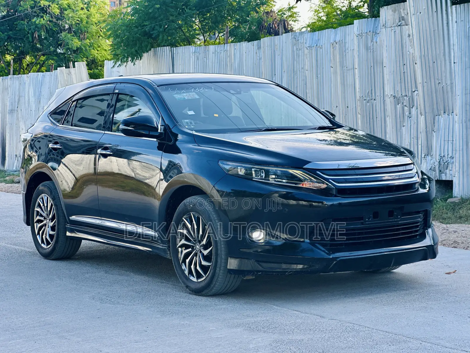 Toyota Harrier 2.0 4WD 2015 Black