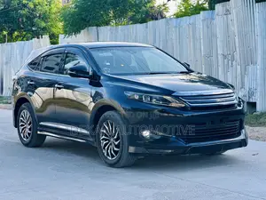 Toyota Harrier 2.0 4WD 2015 Black