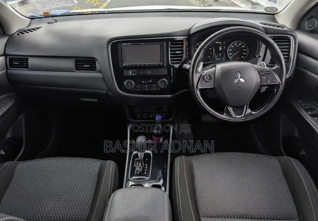 Mitsubishi Outlander 2017 White