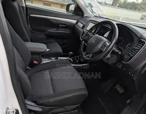 Mitsubishi Outlander 2017 White