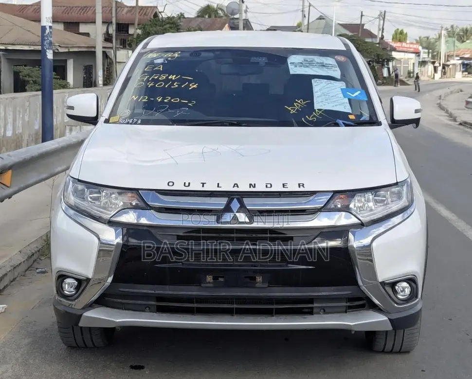 Mitsubishi Outlander 2017 White