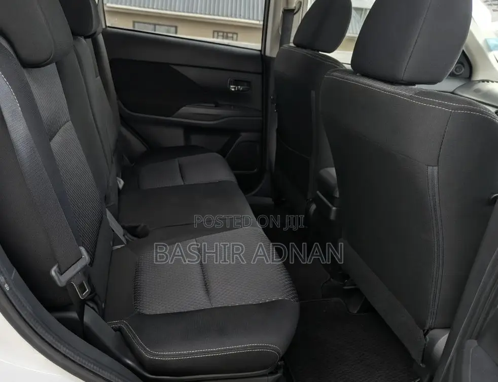 Mitsubishi Outlander 2017 White