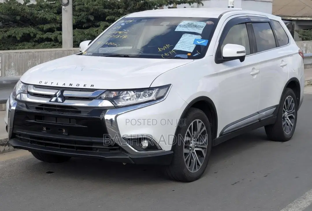 Mitsubishi Outlander 2017 White