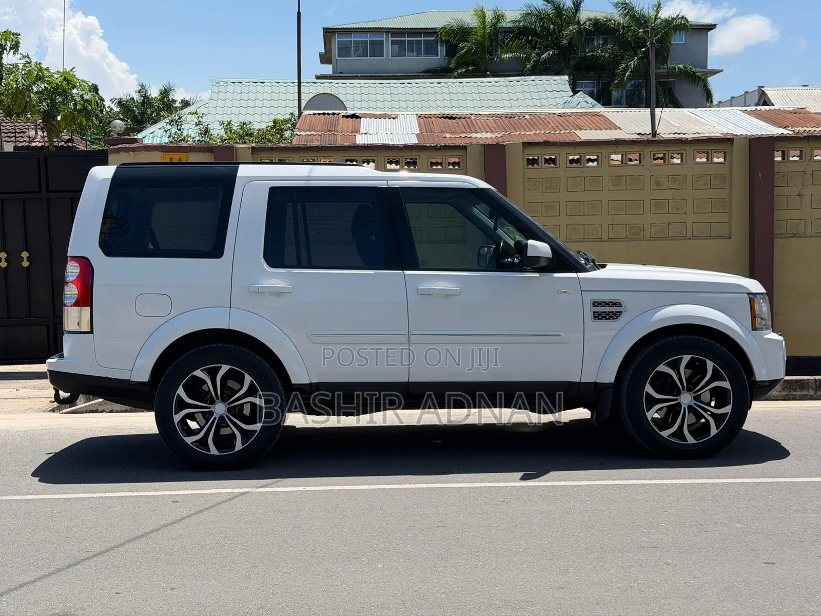 Land Rover Discovery 2013 Pearl