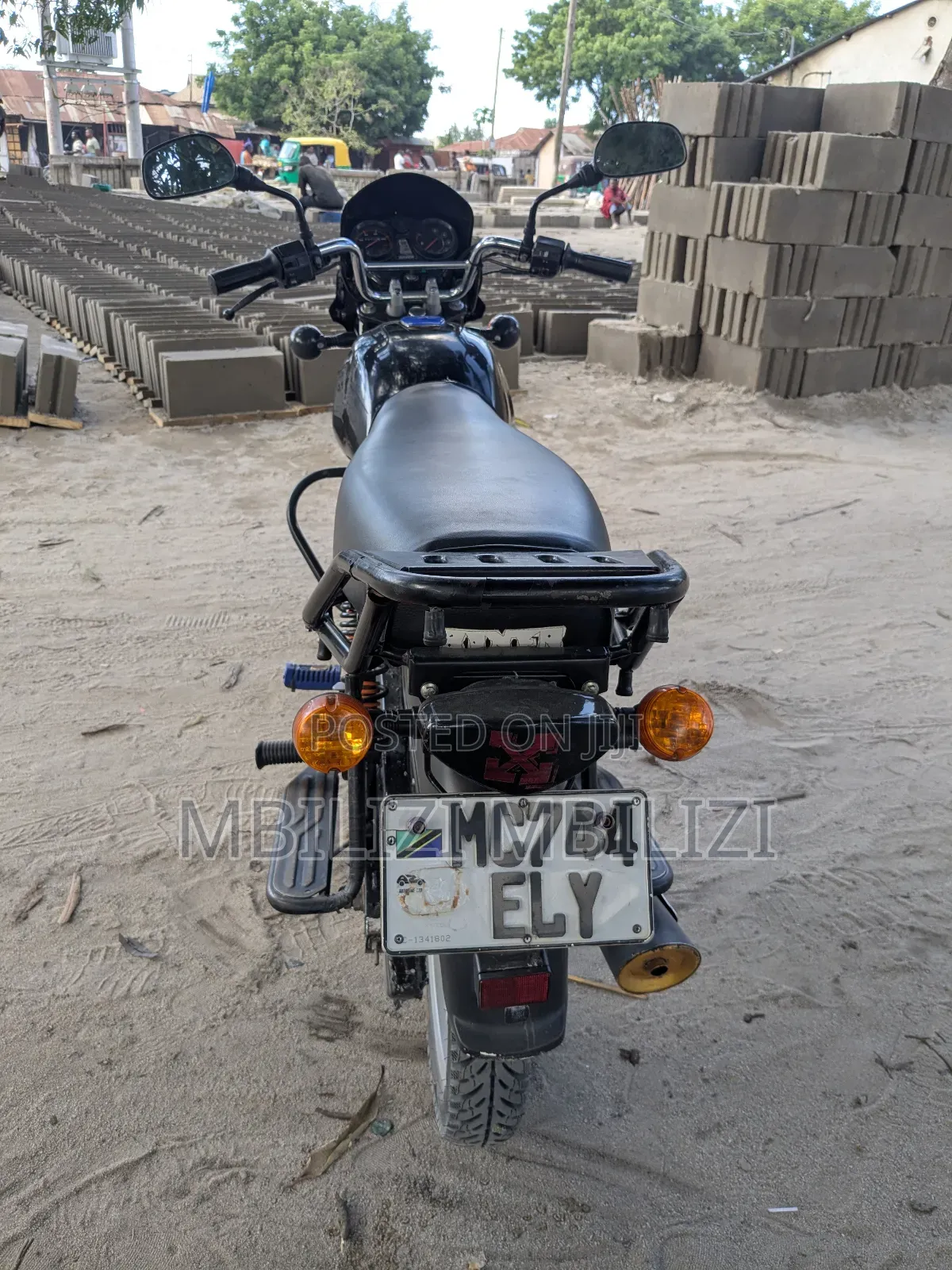 Bajaj Boxer 125 2025