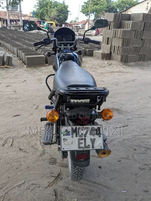 Bajaj Boxer 125 2025