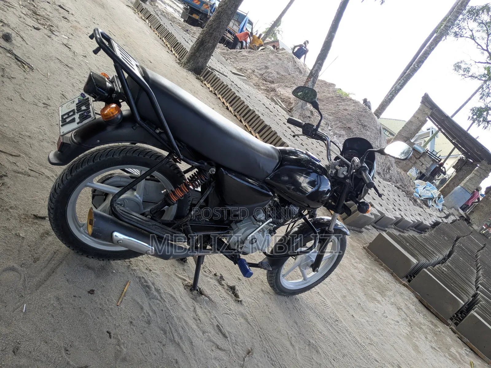 Bajaj Boxer 125 2025