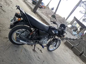 Bajaj Boxer 125 2025