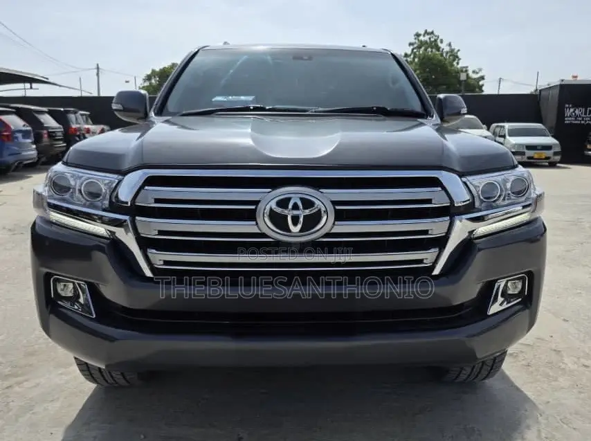 Toyota Land Cruiser 2012 Gray