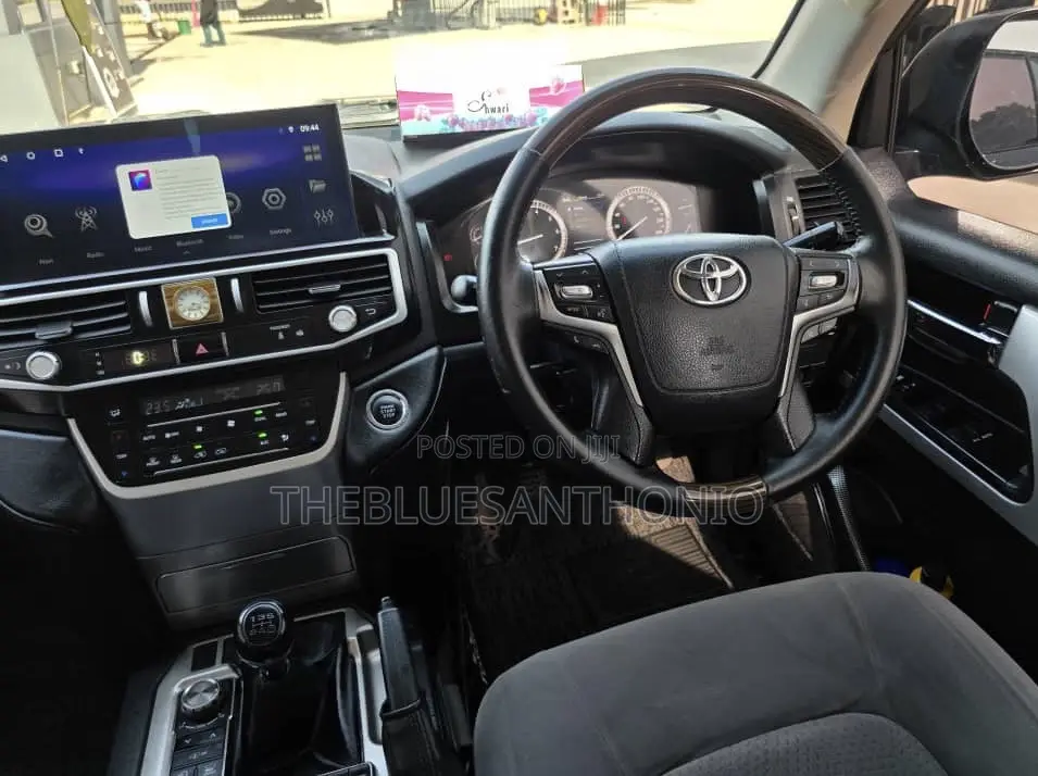 Toyota Land Cruiser 2012 Gray