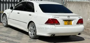 Toyota Crown 2006 White