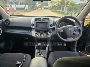 Toyota Vanguard 2010 Black