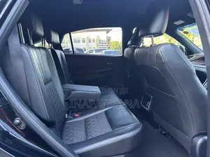 Toyota Harrier 2.0 2016 Black