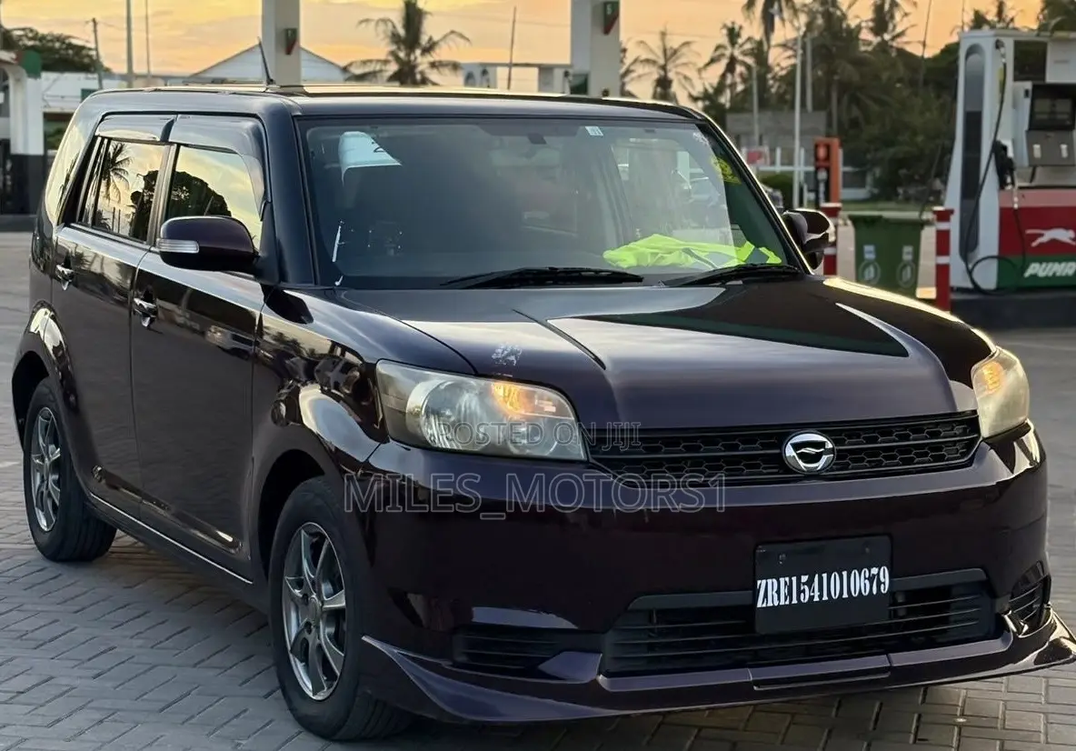 Toyota Corolla Rumion 2011 Maroon