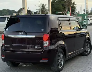 Toyota Corolla Rumion 2011 Maroon