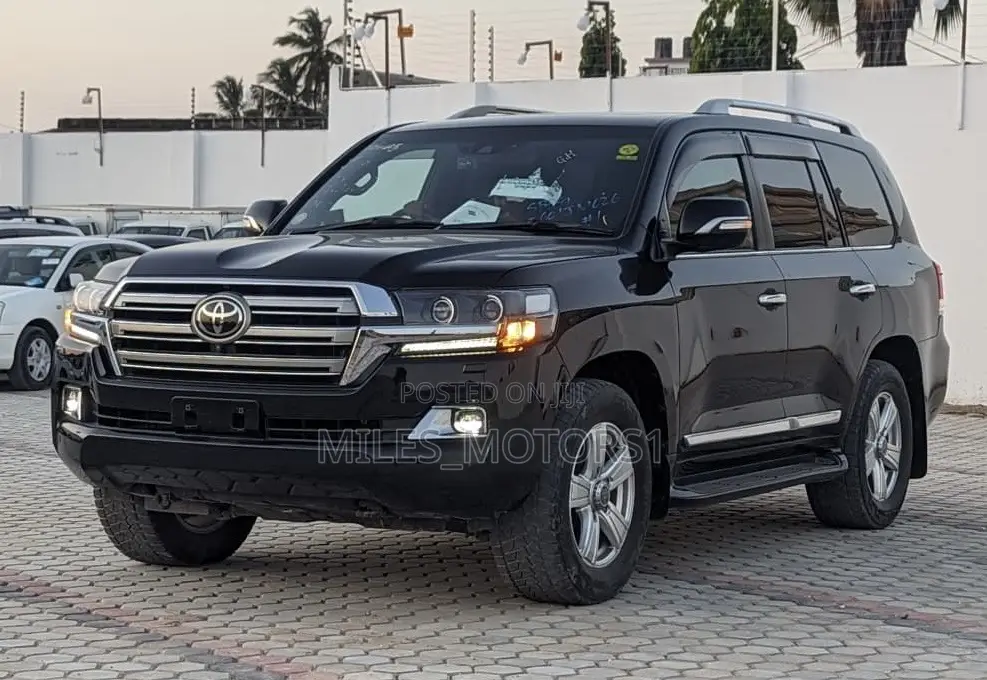 Toyota Land Cruiser 2016 Black
