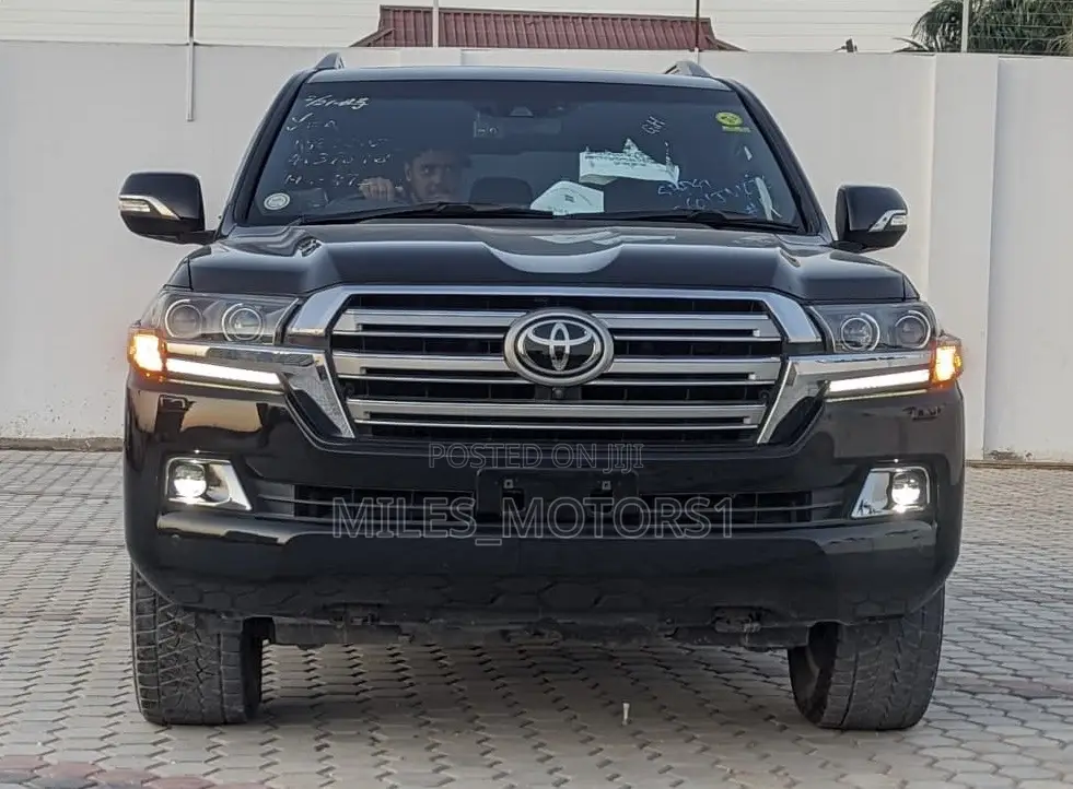 Toyota Land Cruiser 2016 Black