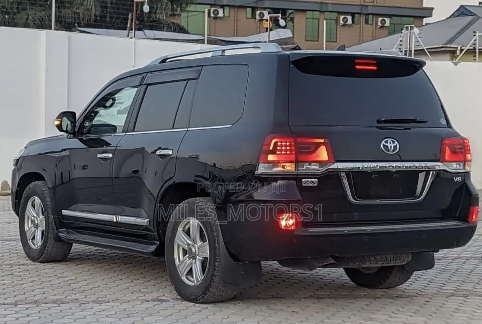 Toyota Land Cruiser 2016 Black
