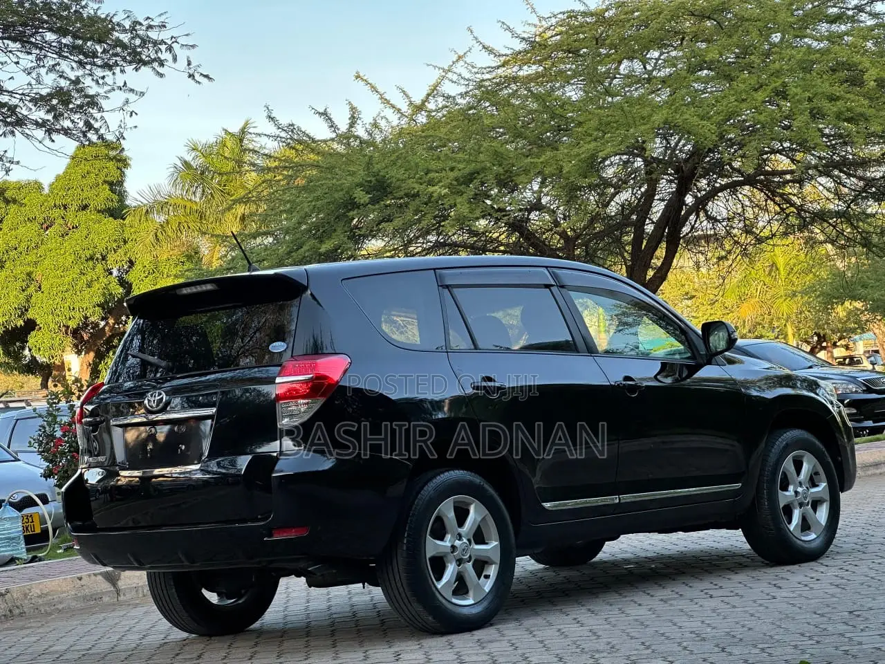 Toyota Vanguard 2013 Black