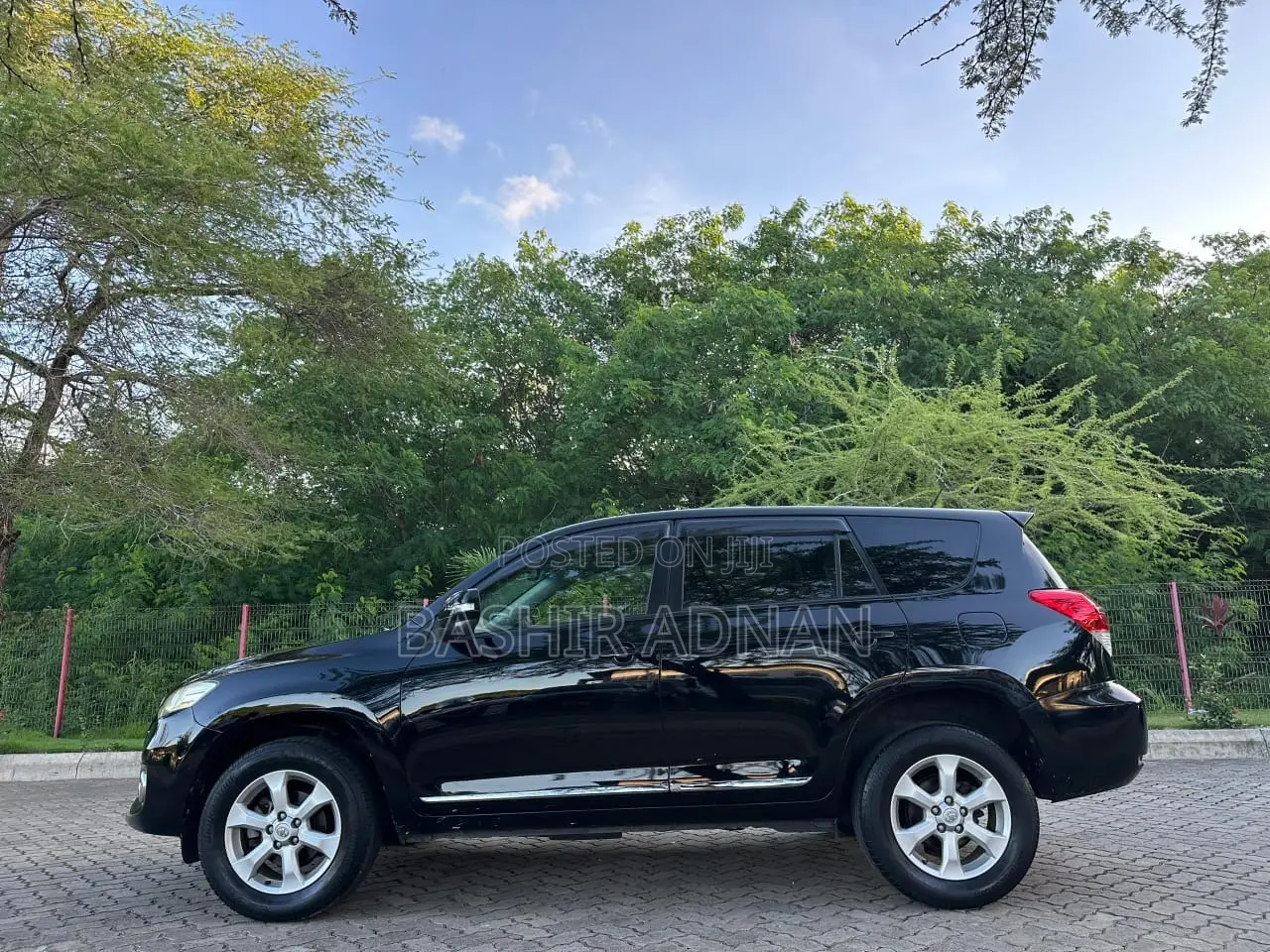 Toyota Vanguard 2013 Black
