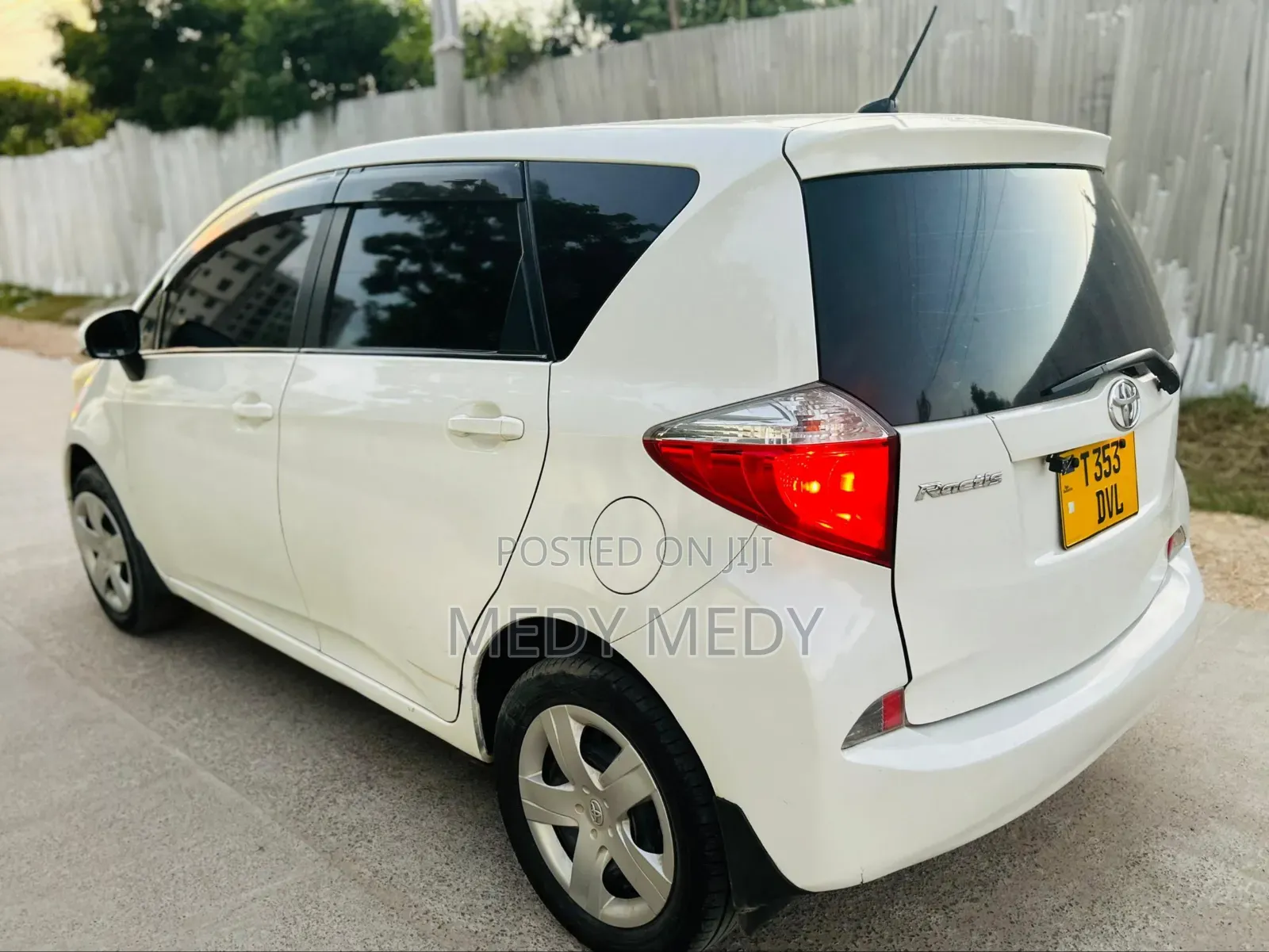 Toyota Ractis 2010 White