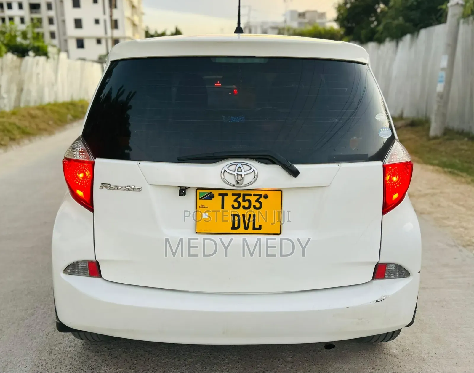 Toyota Ractis 2010 White