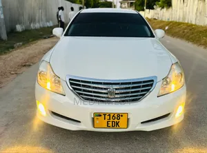 Toyota Crown 2009 White