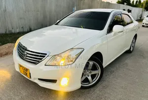 Toyota Crown 2009 White
