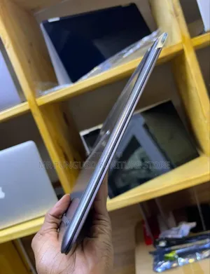 New Laptop HP Spectre 8GB Intel Core i5 SSD 256GB