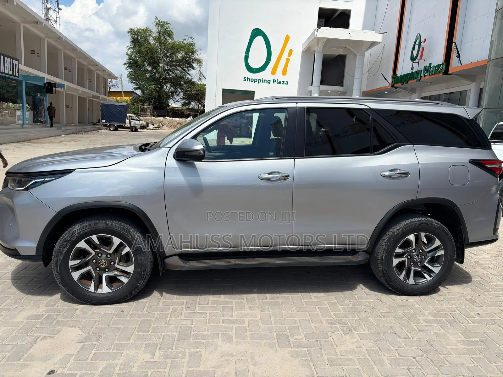 Toyota Fortuner 2024 Silver