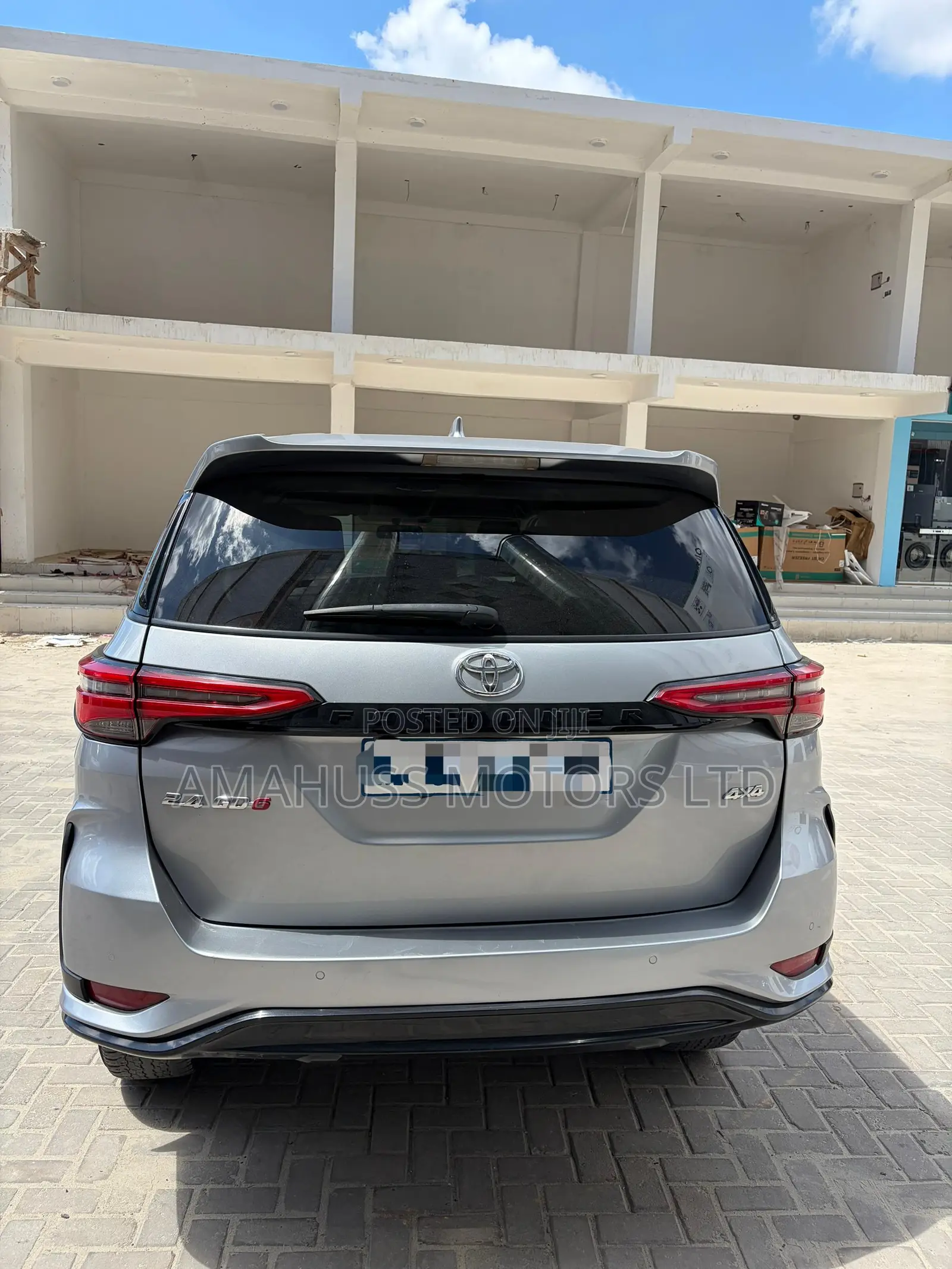 Toyota Fortuner 2024 Silver
