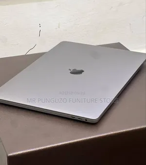 New Laptop Apple MacBook Pro 2019 32GB Intel Core i7 SSD 512GB