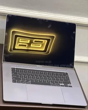 New Laptop Apple MacBook Pro 2019 32GB Intel Core i7 SSD 512GB