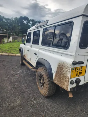 Land Rover Defender 2001 White