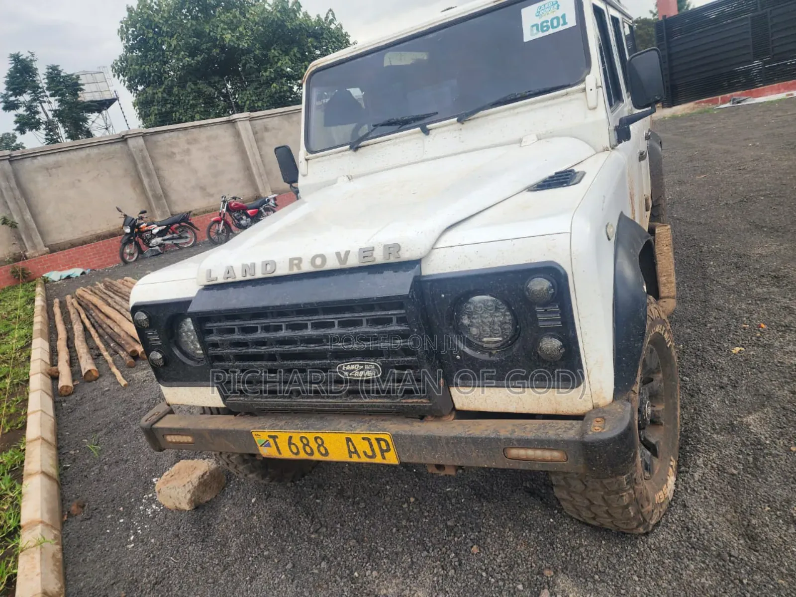 Land Rover Defender 2001 White