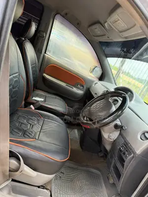Toyota Sienta 2006 Gray