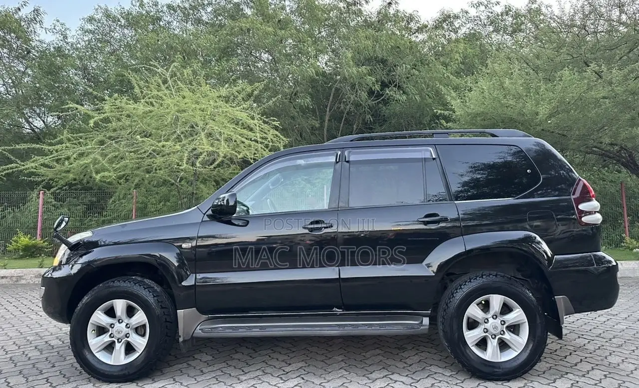 Toyota Land Cruiser Prado 2005 Black