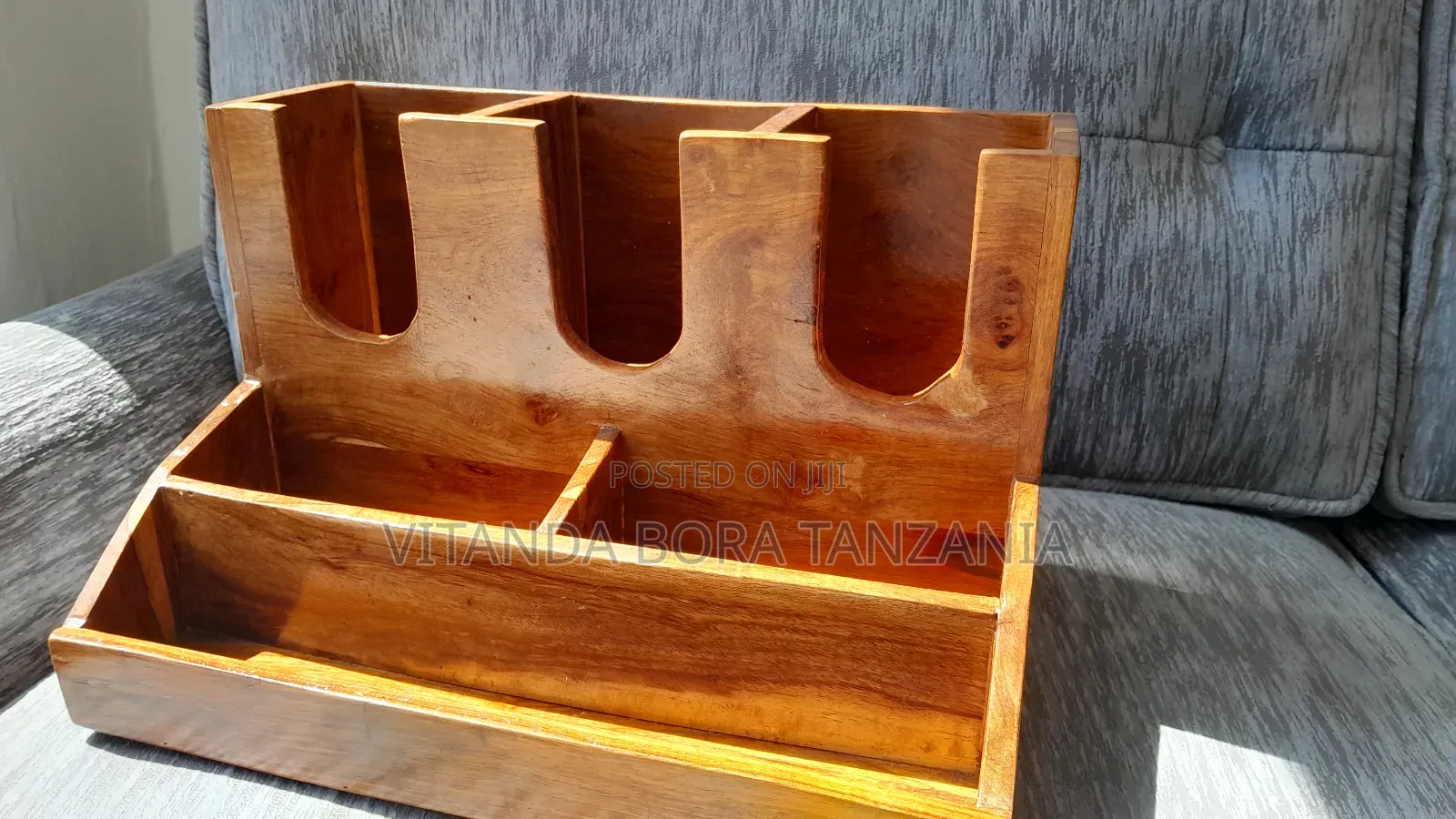Table Organiser for a Coffee Bar