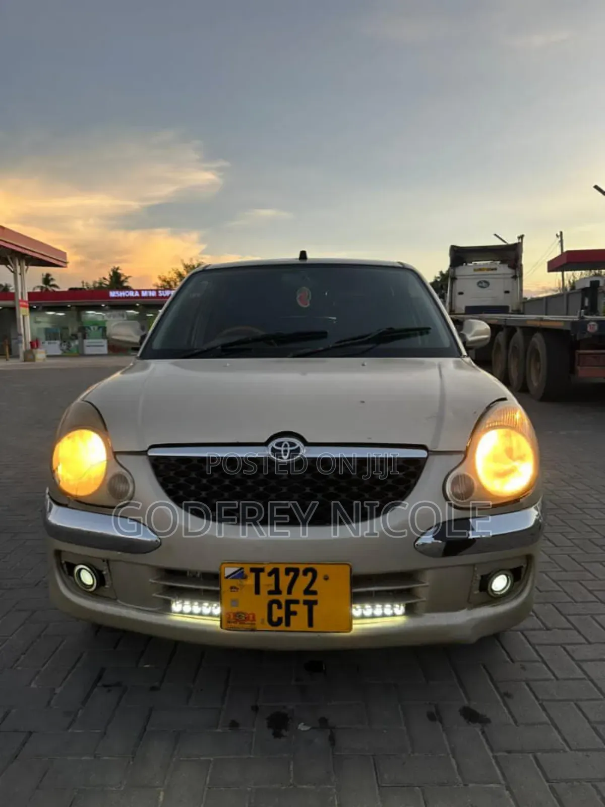 Toyota Duet 2003 Silver