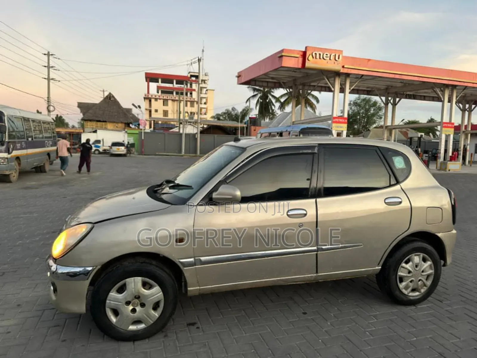 Toyota Duet 2003 Silver