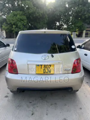Toyota IST 2004 Beige