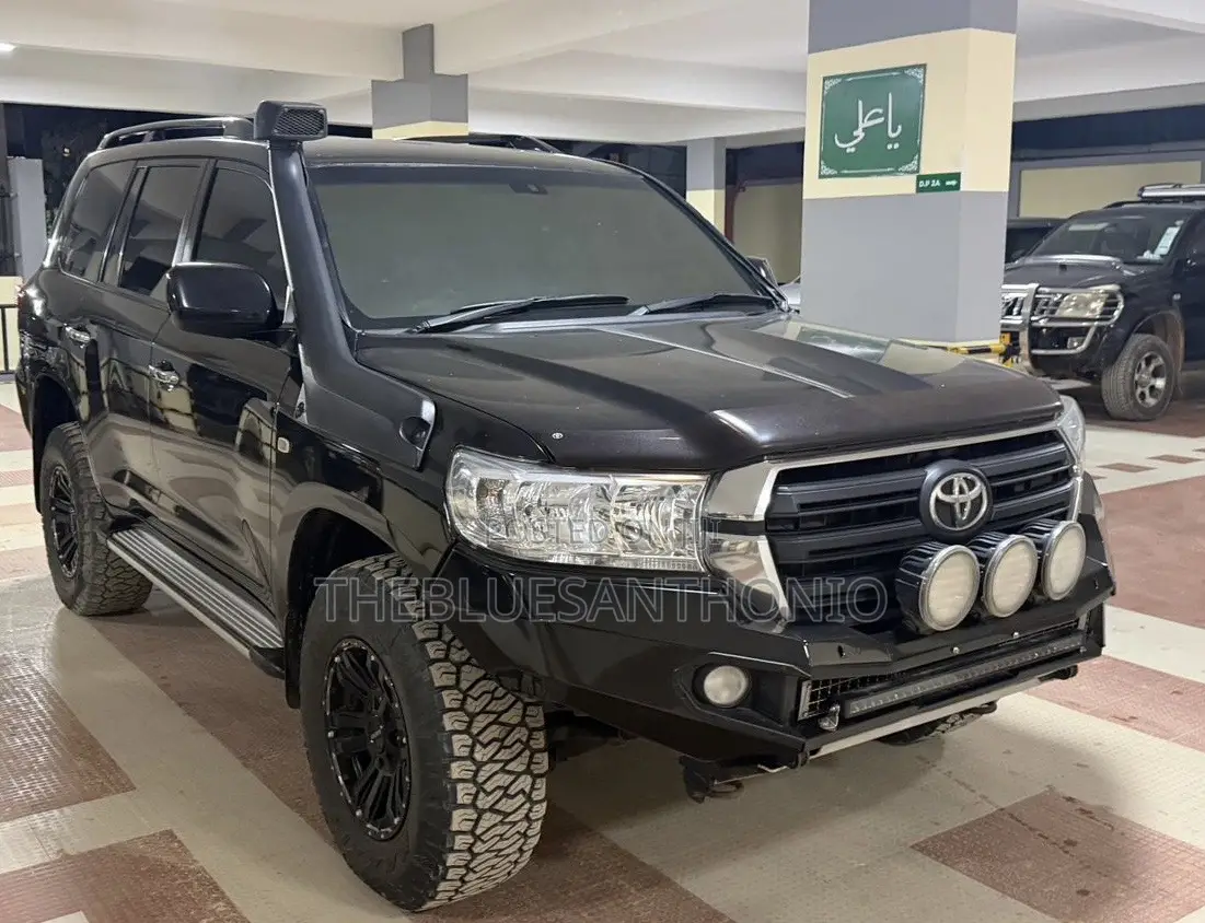 Toyota Land Cruiser 2016 Black