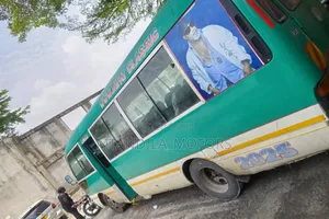 Toyota Coaster 2000 Green