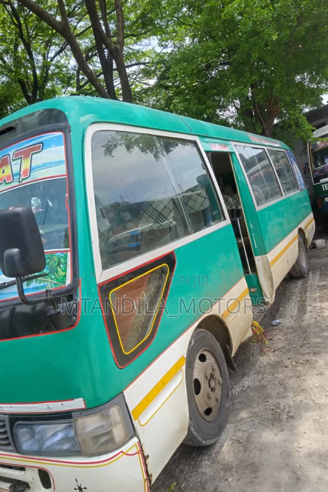 Toyota Coaster 2000 Green